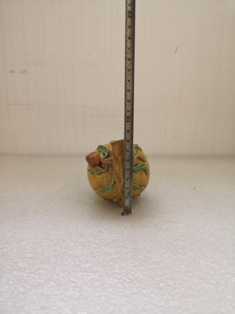 古玩陶瓷素三彩桃型水滴拍賣，當前價格450元