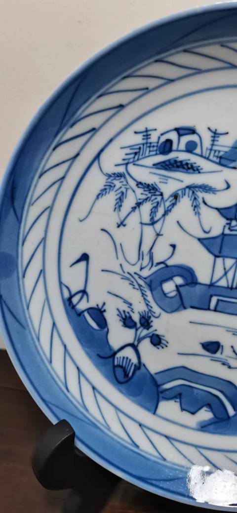 古玩陶瓷清中樓臺亭閣山水紋青花盤拍賣,當(dāng)前價格500元