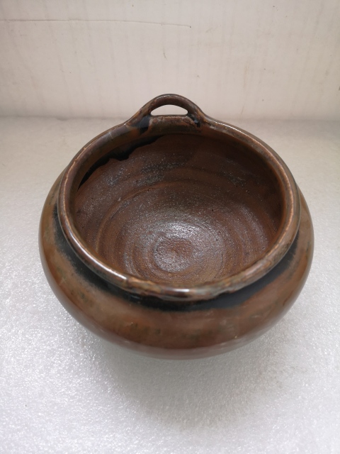 古玩陶瓷六十至八十年代褐釉三足香爐拍賣，當前價格480元
