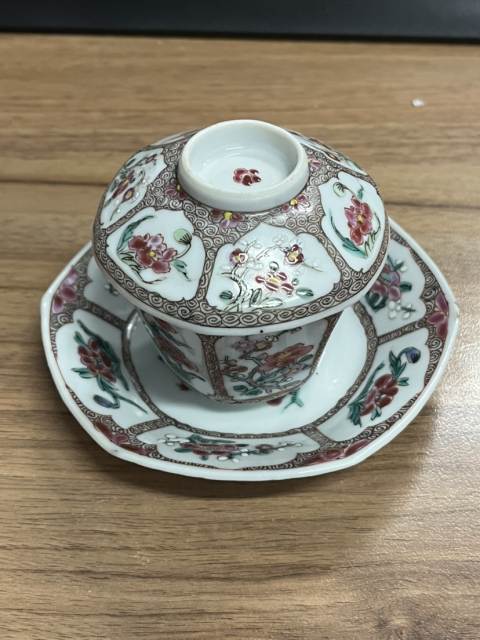 古玩陶瓷雍正粉彩開窗花卉紋蓋杯一套拍賣,當前價格11111元