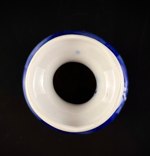 古玩陶瓷【望月樓】清晚期青花冰梅紋瓶拍賣,當前價格600元
