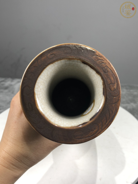 古玩陶瓷民國(guó)哥釉五彩鳳凰牡丹紋獅耳瓶拍賣,當(dāng)前價(jià)格2300元