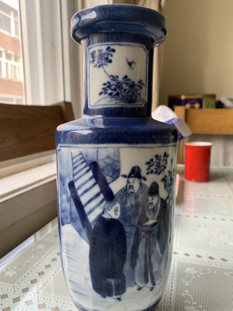 古玩陶瓷晚清灑藍釉開窗青花人物故事紋棒槌瓶拍賣，當前價格8900元