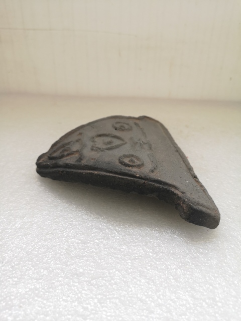 古玩陶瓷晚清灰陶印花瓦當拍賣，當前價格160元