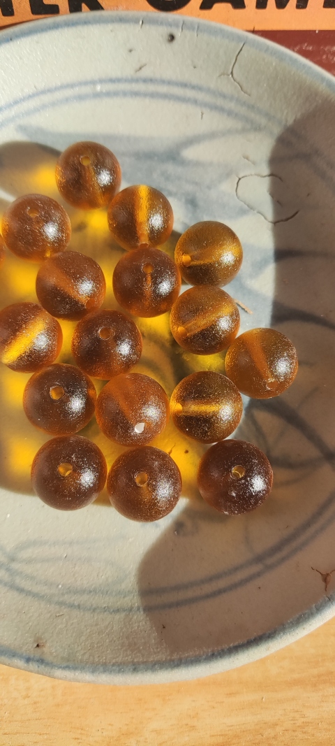 古玩雜項清琥珀色琉璃珠甩賣拍賣,當前價格1元