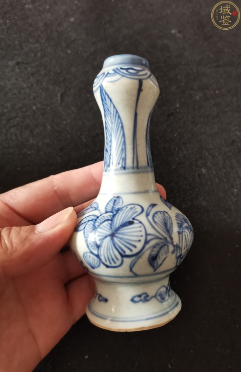 古玩陶瓷明代青花花卉紋蒜頭瓶拍賣,當前價格2500元