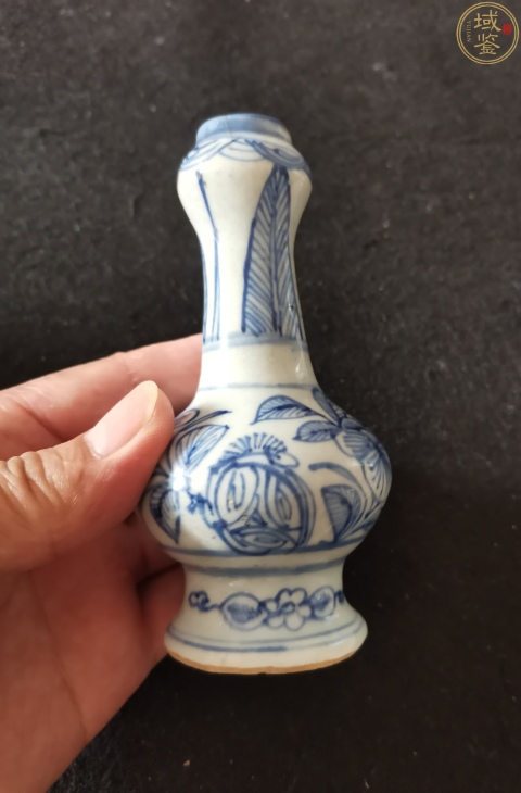古玩陶瓷明代青花花卉紋蒜頭瓶拍賣,當前價格2500元