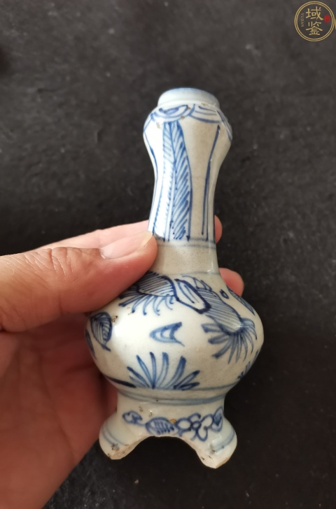 古玩陶瓷明代青花花卉紋蒜頭瓶拍賣,當前價格2500元