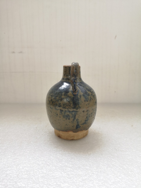 古玩陶瓷六十至八十年代執壺拍賣，當前價格398元