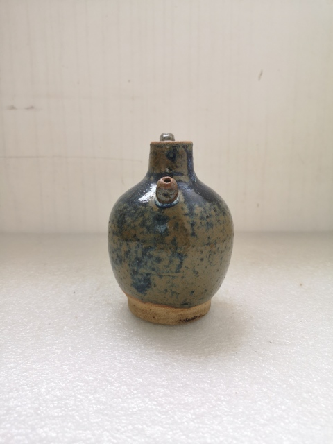古玩陶瓷六十至八十年代執壺拍賣，當前價格398元