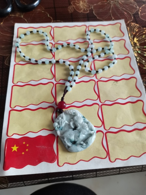 古玩玉器A貨天然豆種翡翠掛件,配鏈子拍賣,當前價格888元