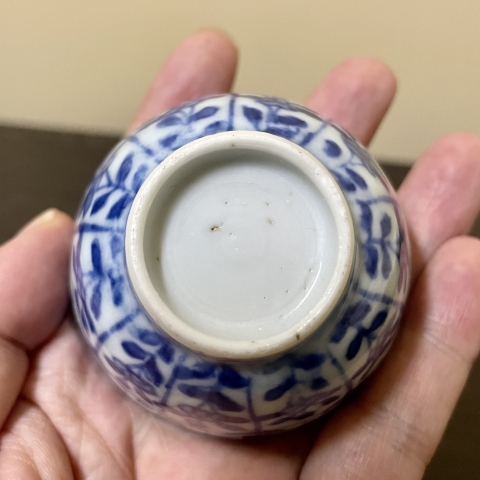 古玩陶瓷清代康熙至雍正仕女花卉紋青花杯盤拍賣，當(dāng)前價(jià)格3500元