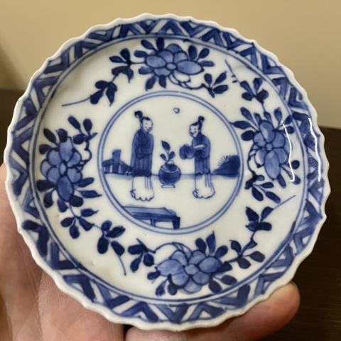 古玩陶瓷清代康熙至雍正仕女花卉紋青花杯盤拍賣，當(dāng)前價(jià)格3500元