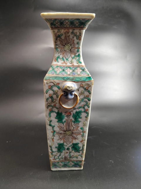 古玩陶瓷晚清雙鋪首五彩人物紋四方撇口瓶拍賣，當(dāng)前價(jià)格2999元