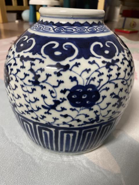 古玩陶瓷清中纏枝花卉紋青花蓋罐拍賣(mài)，當(dāng)前價(jià)格2980元