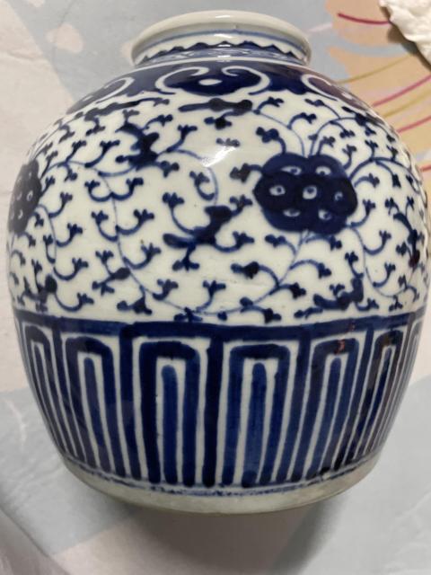 古玩陶瓷清中纏枝花卉紋青花蓋罐拍賣(mài)，當(dāng)前價(jià)格2980元