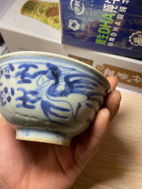 古玩陶瓷清代康熙至雍正葡萄鳳紋玉環底青花小碗拍賣,當前價格1800元