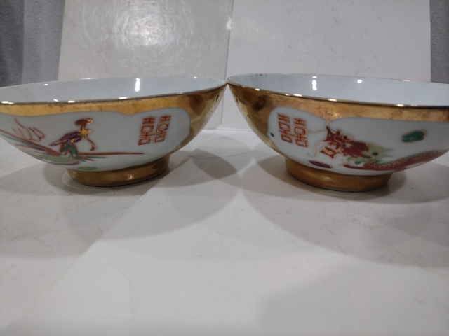 古玩陶瓷出口創(chuàng)匯金地開光龍鳳紋彩瓷碗拍賣,當前價格0元