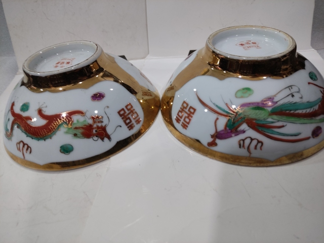 古玩陶瓷出口創(chuàng)匯金地開光龍鳳紋彩瓷碗拍賣,當前價格0元