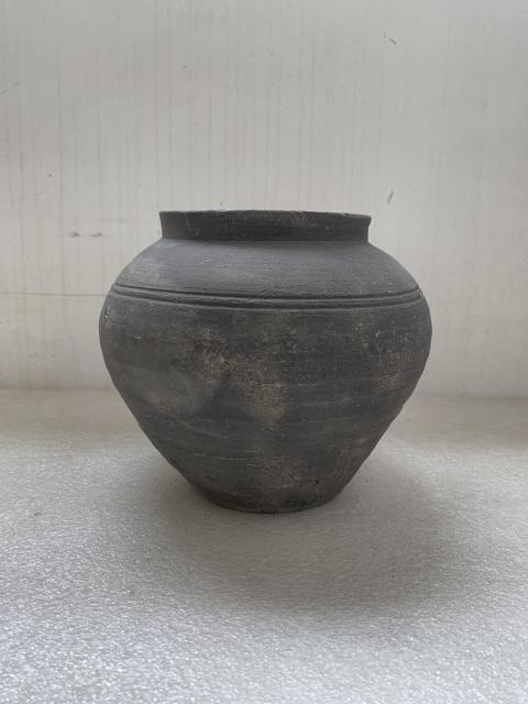 古玩陶瓷漢代灰陶罐拍賣,當前價格450元