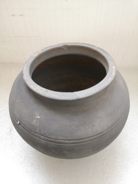 古玩陶瓷漢代灰陶罐拍賣,當前價格450元