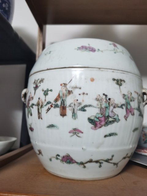 古玩陶瓷晚清人物紋粉彩四系粥罐拍賣(mài),當(dāng)前價(jià)格1888元