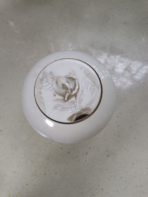 古玩陶瓷清末民國山水紋刻瓷蓋罐拍賣,當前價格1200元