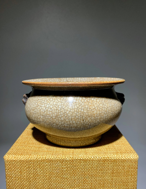 古玩陶瓷精品清中期乾隆哥釉獸耳香爐拍賣,當前價格4888元