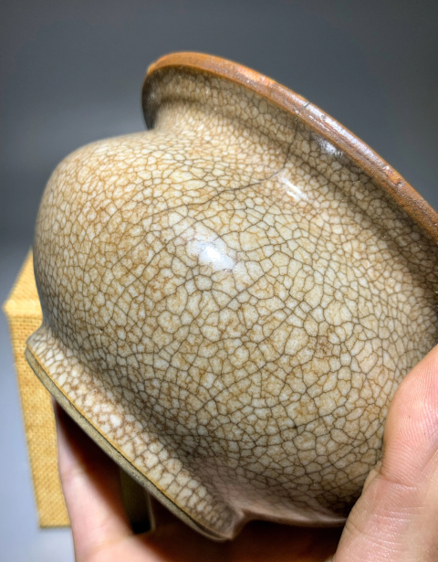 古玩陶瓷精品清中期乾隆哥釉獸耳香爐拍賣,當前價格4888元