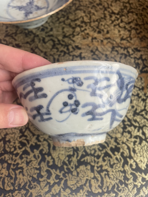 古玩陶瓷清代康熙至雍正葡萄鳳紋玉環底青花小碗拍賣,當前價格1800元