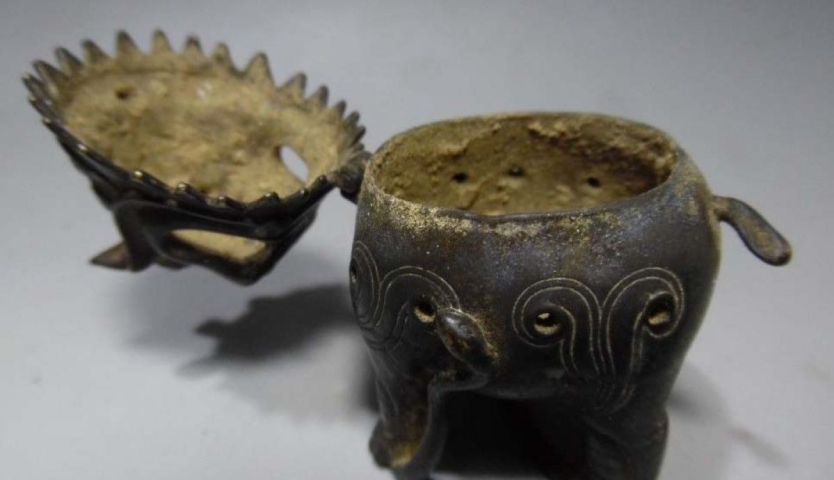 古玩銅器香薰拍賣,當(dāng)前價(jià)格12000元