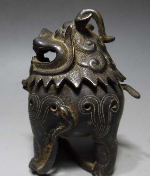 古玩銅器香薰拍賣,當(dāng)前價(jià)格12000元
