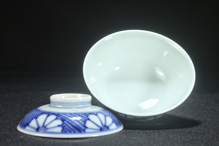 古玩陶瓷晚清·青花花卉蓋碗拍賣,當前價格800元