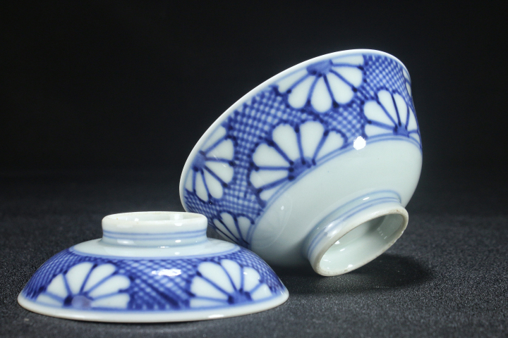 古玩陶瓷晚清·青花花卉蓋碗拍賣,當前價格800元