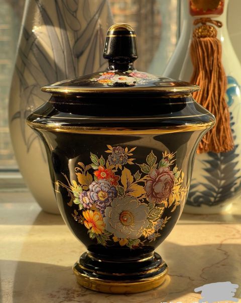 希臘黑釉24K金彩花卉紋蓋缸拍賣，當前價格3000元