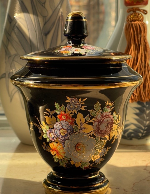 古玩陶瓷希臘黑釉24K金彩花卉紋蓋缸拍賣,當前價格3000元