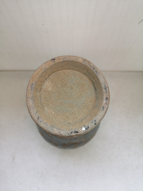 古玩陶瓷上世紀晚期磁州窯黑釉剔花花卉紋梅瓶拍賣,當前價格580元