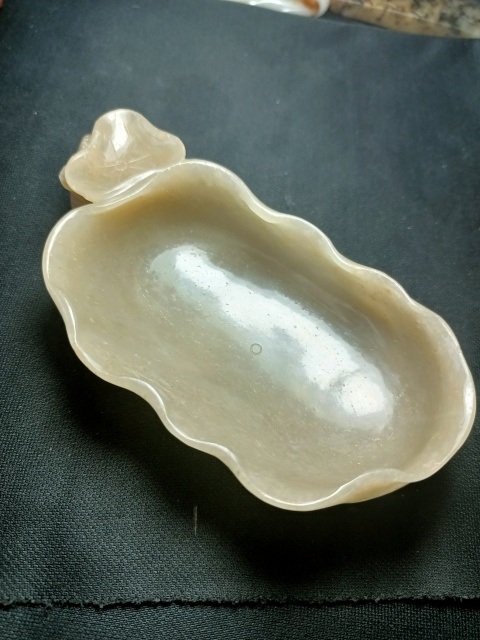 古玩玉器清·玉雕荷葉形洗真品鑒賞圖