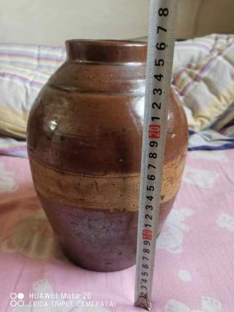 古玩陶瓷紫金釉刻水波紋梅瓶這種的很少。收藏佳品。過年放肉。拍賣，當前價格4888元
