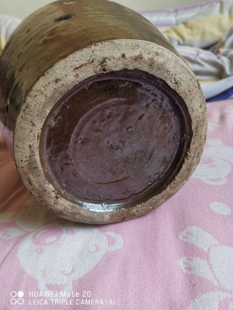 古玩陶瓷紫金釉刻水波紋梅瓶這種的很少。收藏佳品。過年放肉。拍賣，當前價格4888元