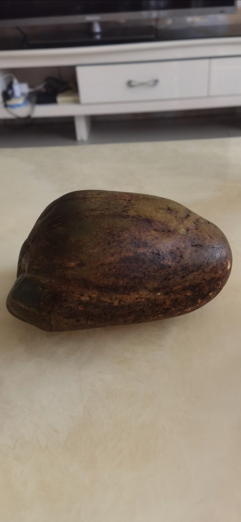 古玩玉器大放漏!!!新疆和田青玉籽料原石拍賣,當前價格2600元