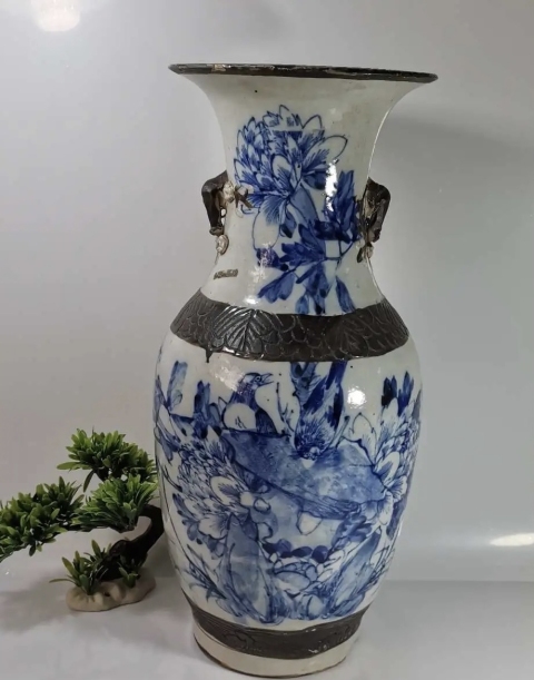域鉴古玩】晚清成化款哥釉地铁锈釉青花花鸟纹瓶鉴定结果_晚清成
