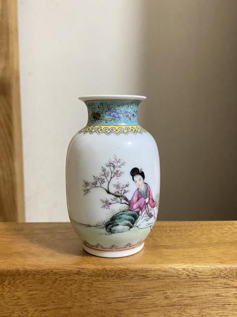 域鉴古玩】三隆款·超级精品·粉彩仕女人物纹灯笼瓶拍卖价格/图片
