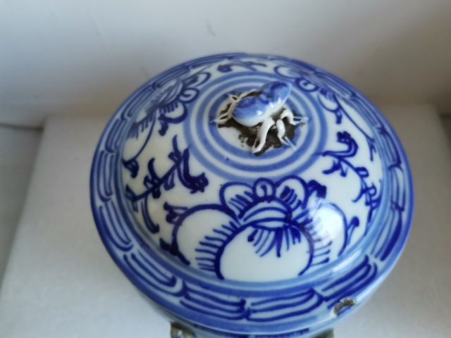 古玩陶瓷清代道光至咸豐纏枝花卉紋青花四系粥罐拍賣，當(dāng)前價(jià)格900元