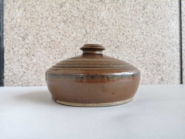 古玩陶瓷清代磁州窯紫金釉瓶拍賣,當(dāng)前價(jià)格980元