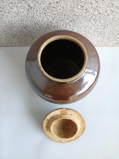 古玩陶瓷清代早期紫金釉磁州窯蓋罐拍賣，當前價格680元