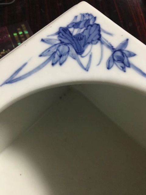 古玩陶瓷清中期團鳳紋花卉紋四方青花水盂拍賣,當前價格36800元