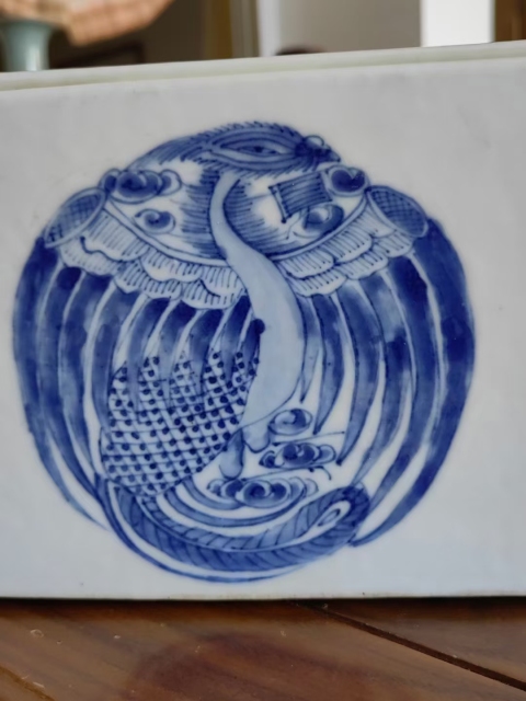 古玩陶瓷清中期團鳳紋花卉紋四方青花水盂拍賣,當前價格36800元