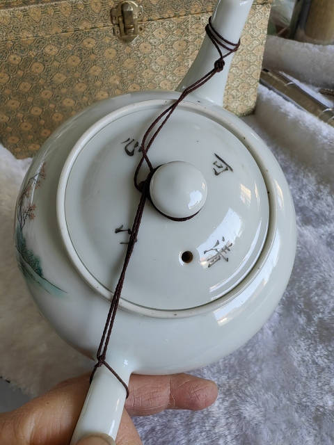 古玩陶瓷民國劉海戲金蟾粉彩執壺拍賣，當前價格12800元