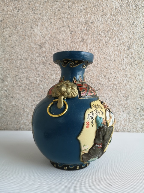 古玩陶瓷出口創匯期桃園三結義瓶拍賣，當前價格550元